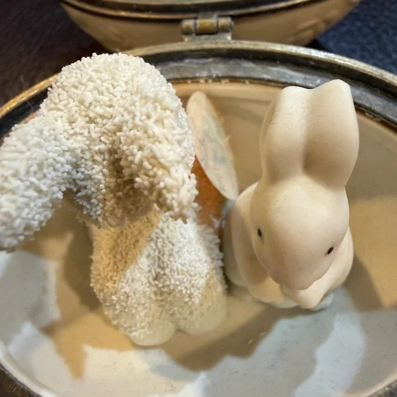 Dept 56 Cream Floral Trinket Box Egg with Snowbaby and bunny - Picture 4 of 8